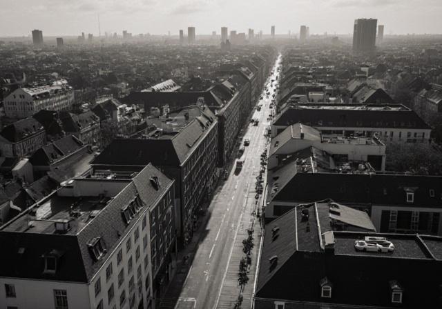 Luchtfoto van modernistische architectuur in Tilburg